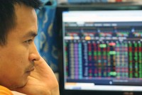 Thị trường dò đáy, tìm vận may với chứng quyền