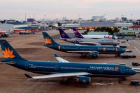 Đường băng 2 sân bay Tân Sơn Nhất và Nội Bài đang xuống cấp nghiêm trọng.