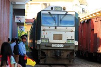 Siêu ủy ban: Trở đi mắc núi, trở lại mắc sông