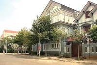 Tại 8 dự án nhà ở thuộc khu vực kênh Bến Đình, hầu hết các lô đất đã được chuyển nhượng, nhiều căn nhà chưa được xây dựng.