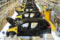 Ngay cả khi mở cửa trở lại vào ngày 11/3 hay vào thời điểm chính quyền địa phương cho phép, chưa chắc các nhà máy sản xuất ô tô tại Vũ Hán có đủ nguyên liệu và công nhân để hoạt động bình thường. Ảnh: AFP.