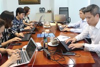 Nhóm chấm Báo cáo phát triển bền vững trong khuôn khổ vòng chấm chung khảo Cuộc bình chọn Doanh nghiệp niêm yết 2019.