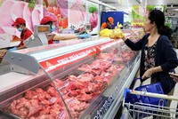 Các doanh nghiệp cam kết  tiếp tục duy trì đảm bảo nguồn cung hàng hóa, bình ổn giá đến người tiêu dùng.