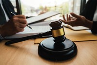 Gian nan thực hiện quyền khởi kiện của cổ đông