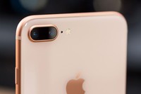 Mẫu iPhone 5,5inch mới được cho là sẽ có kiểu dáng giống iPhone 8Plus. (Nguồn: The Verge).