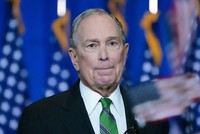 Michael Bloomberg gặp mặt người ủng hộ ở New York sau khi kết thúc chiến dịch tranh cử ngày 4/3. Ảnh: Reuters.