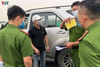 Lái xe Hoàng Thanh Tùng đã thừa nhận tự ý lấy xe công ty để chở học sinh, sinh viên về quê.