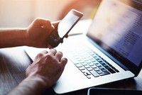 Điều gì khiến lượng tài khoản chứng khoán mở mới tăng kỷ lục?