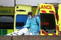 Anh ghi nhận gần 9.000 người chết vì Covid-19. (Ảnh: Reuters).