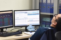 Nhà đầu tư cần miễn, giảm thuế thu nhập cá nhân đối với thuế giao dịch chứng khoán 0,1%/giá trị giao dịch từng lần và thuế 5% đánh vào phần cổ tức nhận được bằng tiền.