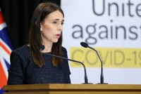 Thủ tướng New Zealand Jacinda Ardern trong cuộc họp báo về Covid-19. Ảnh: TVNZ.