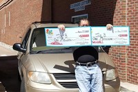 "Joe B" nhận giải thưởng ngày 27/4 vừa qua.