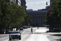 Cảnh vắng vẻ trên đường phố tại Washington D.C., Mỹ ngày 7/5/2020 trong bối cảnh dịch COVID-19 lan rộng. (Ảnh: THX/ TTXVN).