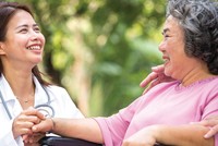 Đời sống người dân cải thiện, kéo theo nhu cầu về chăm sóc sức khỏe ngày một tăng.