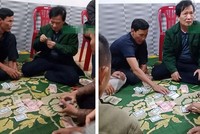 Hình ảnh ông Phạm Đại Dũng ngồi trên chiếu bạc được ghi lại.