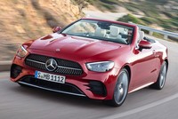 Mercedes-Benz E-Class 2021 Coupe và Cabrio ra mắt với phong cách thời trang sành điệu, bóng bẩy