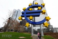 Biểu tượng đồng euro. (Ảnh: THX/TTXVN).