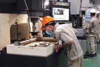 IPO 4,3 triệu cổ phiếu giúp APH xác định được giá thị trường để làm căn cứ cho việc đàm phán, chốt giá bán với một số quỹ đầu tư tài chính.