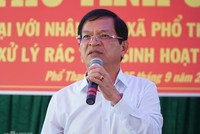 Bí thư Tỉnh ủy Quảng Ngãi Lê Viết Chữ tại buổi đối thoại với người dân huyện Đức Phổ về vấn đề nhà máy xử lý rác vào tháng 9/2019.