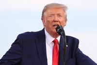 Trump phát biểu tại sự kiện mừng quốc khánh Mỹ ở thủ đô Washington hôm 4/7. Ảnh: AFP.