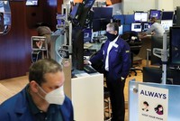 Gỡ dần phong tỏa, chứng khoán toàn cầu vào giai đoạn tăng mới