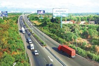 Thúc đẩy giải ngân vốn đầu tư công là nhiệm vụ then chốt trong bối cảnh hiện nay, để hỗ trợ tăng trưởng kinh tế. Ảnh: Lê Toàn.