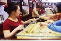 “Bão táp” giá vàng