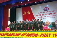 Ban Chấp hành Đảng bộ Quân khu nhiệm kỳ 2020-2025 ra mắt Đại hội.