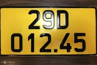 Mẫu biển màu vàng cho xe đăng ký kinh doanh từ ngày 1/8. Ảnh: Cục CSGT cung cấp.