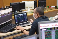 Chứng quyền tốt, chào bán không ai mua