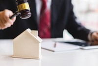 Bán đấu giá tài sản ngân hàng chưa hết khó