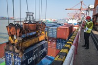 Cảng hóa ở Vũ Hán, tỉnh Hồ Bắc, Trung Quốc ngày 12/4/2020. (Ảnh: THX/TTXVN).