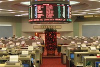 Chứng khoán Hồng Kông trước “bài test” áp lực