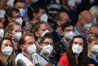 Khán giả tham dự buổi biểu diễn do đại học Halle tổ chức tại thành phố Leipzip, miền Đông nước Đức ngày 22/8/2020. (Ảnh: AFP/TTXVN).