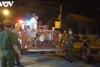 Đúng 0h hôm nay 26/8, lực lượng chức năng đã tổ chức tháo gỡ tất cả các chốt kiểm soát ra vào khu 7, thị trấn Đình Lập sau 21 ngày cách ly bắt buộc.