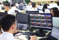 VN-Index liên tiếp tăng điểm: Nỗi lo nhà đầu tư tan biến