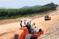 Đẩy nhanh tiến độ thị công tuyến cao tốc Bắc - Nam, đoạn qua Thừa Thiên Huế. Ảnh:A.M.