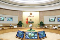 Thủ tướng Nguyễn Xuân Phúc chủ trì phiên họp trực tuyến giữa Thường trực Chính phủ, Ban Chỉ đạo Quốc gia phòng, chống dịch COVID-19 với một số bộ, ngành và địa phương. (Ảnh: Thống Nhất/TTXVN).
