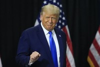 Trump vận động tranh cử ở bang Bắc Carolina hôm 24/9. Ảnh: AFP.