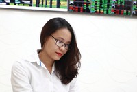 Thị trường chứng khoán tuần qua giảm nhẹ và tiếp tục thu hút dòng tiền