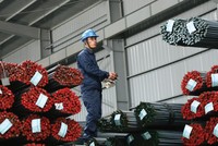 Doanh nghiệp thép vẫn đối mặt với nhiều khó khăn, nhất là giá nguyên liệu đầu vào tăng cao. Ảnh: Dũng Minh.