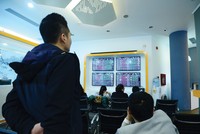 Thị trường chứng khoán vào vùng khó lãi