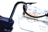 Cần quy định nghiêm ngặt hơn về yêu cầu phải thanh toán không dùng tiền mặt. Ảnh: Shutterstock.