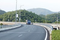 Trong bối cảnh nhu cầu vốn đầu tư phát triển kết cấu hạ tầng ngày càng lớn, thì việc đẩy nhanh tiến độ, ấn định phương án đầu tư các dự án PPP sẽ góp phần giảm gánh nặng cho ngân sách nhà nước. Ảnh: Đức Thanh.