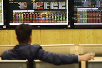 VN-Index được dự báo dao động từ 900 - 960 điểm trong tháng 11/2020.