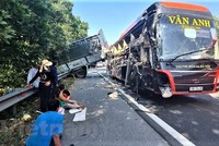 Hiện trường vụ tai nạn. (Ảnh: CTV/Vietnam+).