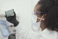 Các quốc gia Châu Âu đang chạy đua đặt mua vaccine. Ảnh: The Guardian.