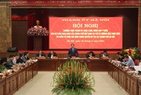 Bí thư Thành ủy Hà Nội Vương Đình Huệ phát biểu tại hội nghị. Ảnh: TTXVN.