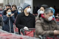 Bệnh viện quá tải vì Covid-19 tăng, Thủ tướng Canada kêu gọi người dân ở nhà. (Ảnh: The Canadian Press).