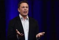 Tài sản của tỷ phú Elon Musk cộng thêm đáng kể nhờ cổ phiếu Tesla tăng giá. (Ảnh: Bloomberg).
